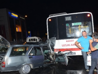 Karşıyaka'daki kazada 1'i ağır 3 yaralı!..