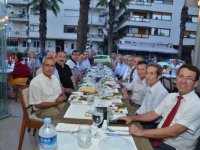 Karşıyaka'daki yöneticiler iftarda buluştu