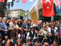 Karşıyakalı çocukların kütüphanesi, dünya çocuklarıyla açıldı