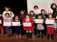 Karşıyakalı çocukların sertifika sevinci