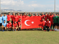 Karşıyakalı futbolculardan teröre tepki