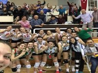 Karşıyakalı genç kızlar da şampiyon...