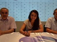 KARŞIYAKALI GENÇ MİLLİ BÜŞRA SERAMİKSAN'A GİTTİ