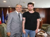 Karşıyakalı gencin Avrupa hayali gerçeğe dönüştü 