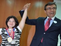 KARŞIYAKALI GÜNEŞ'İN ŞAMPİYONLUK SEVİNCİ...