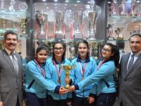 Karşıyakalı kızlar satrançta birinci