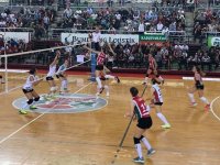 Karşıyakalı kızlar yenilmezliğini 630. güne taşıdı...