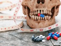 Karşıyakalı lise öğrencisi zayıflama hapından mı öldü?