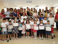 Karşıyakalı minik karikatüristlerin sergi heyecanı