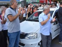 Karşıyakalı taksi dolmuşcular yine eylem yaptı...