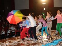 Karşıyakalı tiyatrocular Bozcaada’yı büyüledi