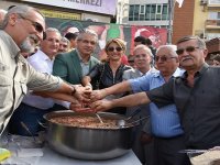 Karşıyakalılar birlikte aşure kardı