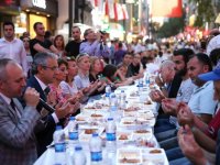 Karşıyakalılar hem iftarı hem sahuru birlikte yaptı