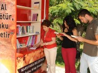 Karşıyakalılar kitap değişimini çok sevdi