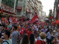 Karşıyakalıların zafer yürüyüşü...