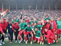 Karşıyaka'nın hatıra bileti kampanyasına destek büyüyor