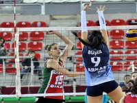 Karşıyaka'nın kızları Arkas'ı yenemedi...