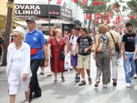 Karşıyaka'nın turizmi üniversitelilere emanet