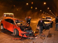 Karşıyaka’ya gelirken tünelde kaza yaptılar: 5 Yaralı…