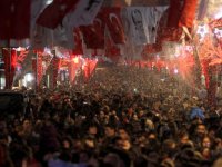 KARŞIYAKA'YA KAR YAĞDI