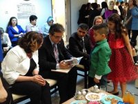 Kaymakam'a kitap tanıttılar...