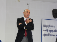 ''Kendinize güvenin, sürekli yeni şeyler öğrenin''