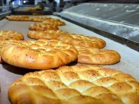 Kent Ekmek'te 300 gram pide 1 TL.