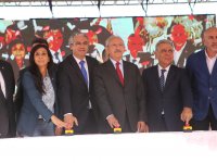 Kılıçdaroğlu Karşıyaka'da 5 temel attı, 10 açılış yaptı