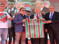 Kılıçdaroğlu'na Karşıyaka forması...