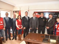 Kızılay Karşıyaka'ya Kaymakam Çalışır'dan tebrik