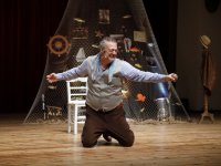 Konak sezonu Levent Üzümcü ile açtı 