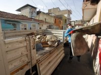 Konak'a çöp evler temizlendi
