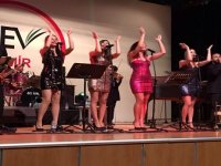 Konserin geliri hasta çocuklara...