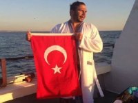 KSK'li yüzücü Emre Manş'ı geçti...
