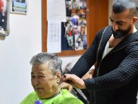 Kuaföre verilen ilginç ceza yaşlılara ödül oldu