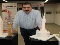 Küp şekerlerle Saat Kulesi'ni inşa ettiler