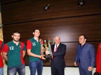 Kupayla Başbakanı karşıladılar...