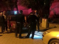 Maskeli 2 kişi pompalı tüfekle işyerini bastı...