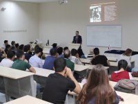 ''Medyatik yapımlardaki tarih gerçek tarih olamaz''