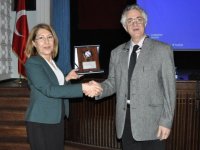 Mesci:  Kelimelere, kitaplara ve reklamlara âşıksanız reklamcı olabilirsiniz