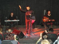Metin Güler'li Sevda Türküleri Karşı Sanat'ı çınlattı