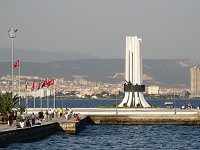 MHP Karşıyaka'dan Anıt projesiyle ilgili görüşler