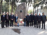 MHP Karşıyaka'dan Öğretmenler Günü'nde Zübeyde Ana'ya ziyaret