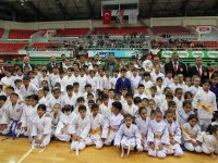 Minik judocular Karşıyaka'da ter döktü...