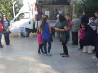 Müdürlerinin vefat eden babası için lokma döktürdüler