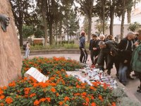 Müjdat Gezen ve Ayşen Gruda Ana'nın huzurunda...