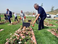 Mülteciler, mezarları başında anıldı