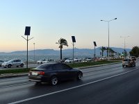 Mustafa Kemal Sahil Bulvarı’na güneş enerjili aydınlatma