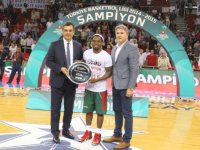 MVP ve Üçlüklerin Kralı Bobby Dixon