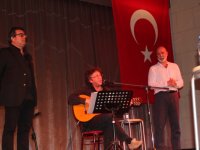 Nazım Hikmet ruhu Karşıyaka'da sahnedeydi